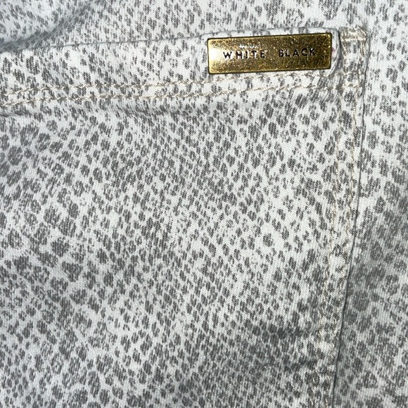 WHBM Gray Moto Skinny Snakeskin Print Crop Jeans Studded Accents Zip Ankle Edgy - Picture 3 of 16